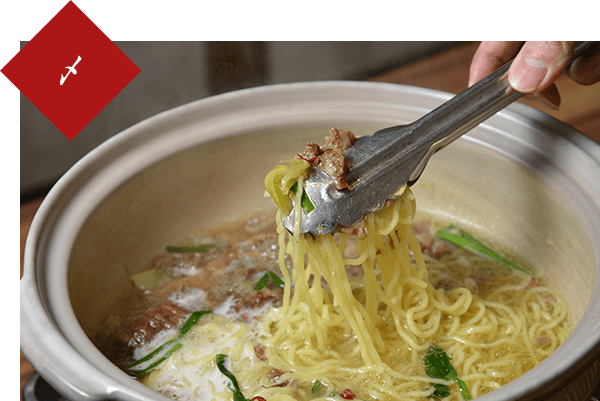 〆の牛すじラーメント
